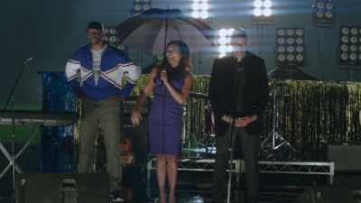 Now to kickoff this pep rally,
I'd like to hand it over - Riverdale