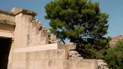 Now we know that Knossos
was part temple - Raiders of the Lost Past with Janina Ramirez