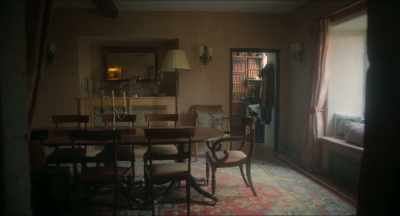 Now let me show you
the dining room. - Men