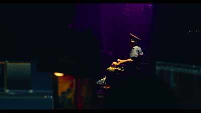 - Now...
- Lights 1.3, get ready. - Dear Ex