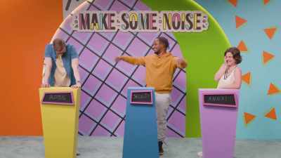 Now listen here!
(Sam laughing) - Make Some Noise