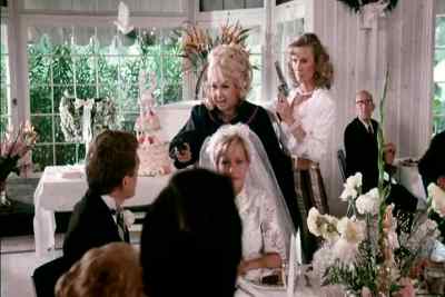 Now look here, Mr. Mudde. - Crazy Mama