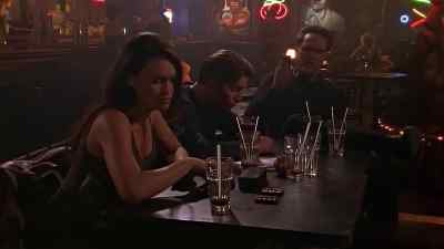 Now, look here, people. - Relic Hunter