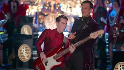 ♪ Now, Luke, yeah ♪ - Julie and the Phantoms