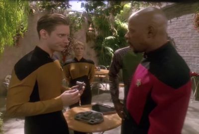 Now me. - Star Trek: Deep Space Nine