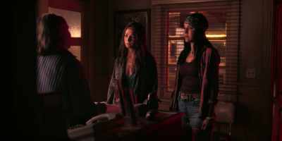 Now, this motel may not look pretty
from the interstate - Girlboss