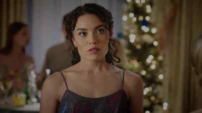 Now, when on earth - Unwrapping Christmas: Mia's Prince