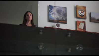 Now, when people
pay in cash, - A Simple Favor