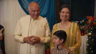 Now, please exchange
your engagement rings. - Christmas with the Singhs