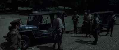 Now, put your men round there.
Okay, Moss, over there. - The Eagle Has Landed