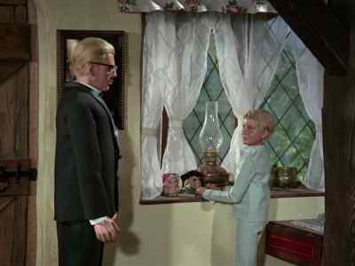 - Now remember, keep 50
yards between each truck. - Joe 90