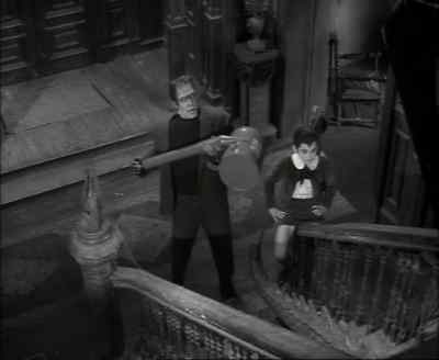 Now, Spot, hold
still. Here's one, Pop. - The Munsters