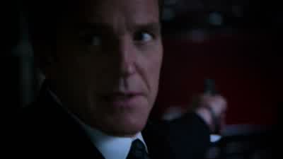 Now tell me who Simmons is talking to? - Marvel's Agents of S.H.I.E.L.D.