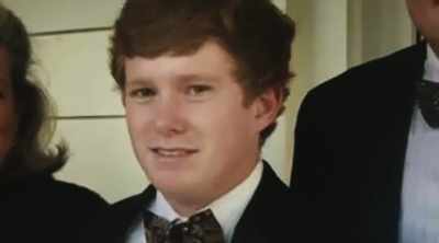 Now the charges start snowballing
for Alex Murdaugh. - Murdaugh Murders: Deadly Dynasty