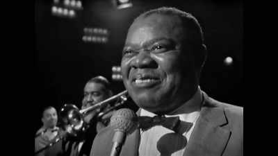 ♪ Now the pale moon's shining - Louis Armstrong's Black & Blues
