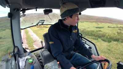 Now, then, I want you to just
pull off onto the side, - Our Yorkshire Farm