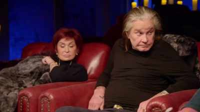 Now, my theory is that
this is a cloaked UFO. - The Osbournes Want to Believe