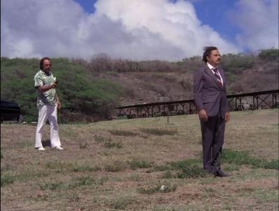 NOW TURN AROUND! - Hawaii Five-0