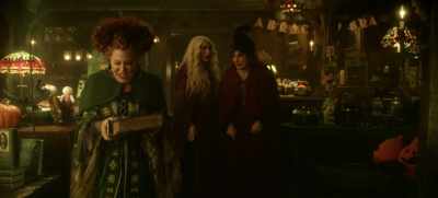 Now, wait here while
I go to find that wretched Traske. - Hocus Pocus 2