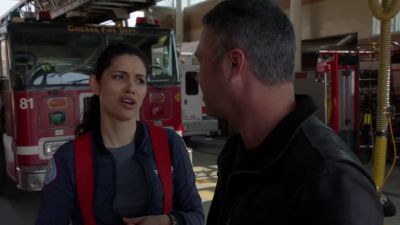 - Now she wants to talk to me. - Chicago Fire