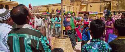 Now watch this kid will climb! - Kung Fu Yoga