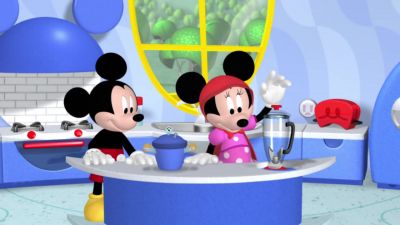 NOW, WE HEAT
THE VEGETABLES - Mickey Mouse Clubhouse