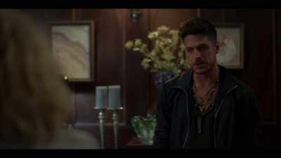- Now, what did the trawlerman see?
- Leandra has a temper. - Tidelands