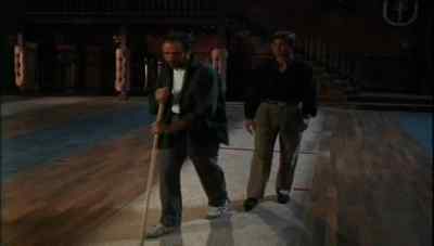 - Now, what have we here?
- Jumpin' hoptoads! - By the Sword
