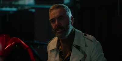 Now, what I want you to do
is drive past them, - The Heist Before Christmas
