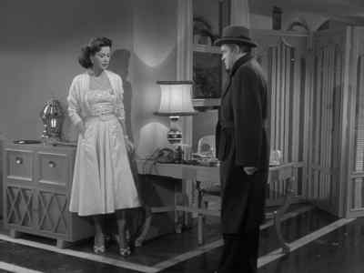 Now, what?
You're limping. - My Favorite Spy
