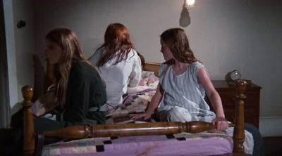 Now, what's it doing
under here? - The Waltons