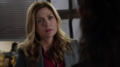 Now, why would he leave
his cellphone? - Rizzoli & Isles