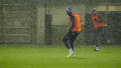 Now wintertime is coming, guys,
wintertime is coming! - All or Nothing: Manchester City