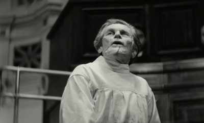 Now, who would like
to reconstruct the organs? - Poor Things