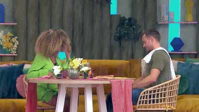 NOW YAMEN SERVES DESSERT WITH
JUST A SPOON AND FORK. - Love Island