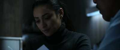 Now, if you press on
the knuckle, it will extend - The Possession of Hannah Grace