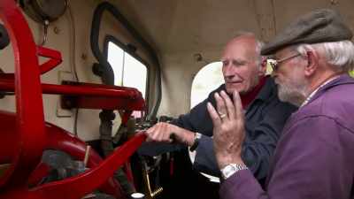 Now, as you push that
over in that direction, - Great Rail Restorations with Peter Snow