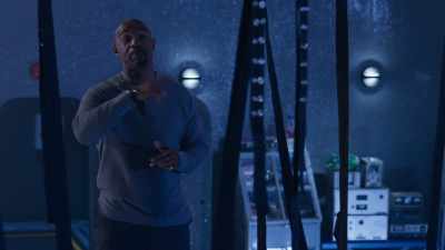 Now, you and your husband
study traumatic brain injury. - Deep Blue Sea 2