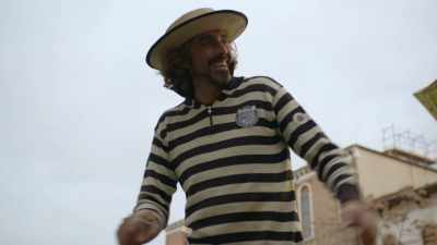 - Now, you're a real gondolier now.
- [chuckles] Yeah. - The Reluctant Traveler with Eugene Levy