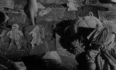 Now, you're John, and you're Pearl. - The Night of the Hunter
