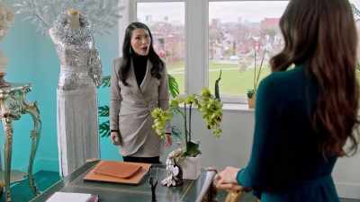 Nu! E cu navete!
E super, e viitorul! - Lease on Love