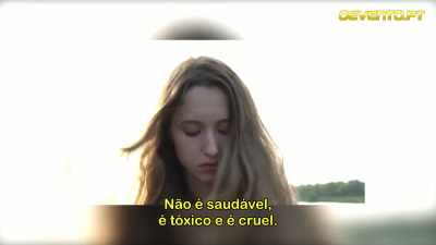 Nu este sănătos, este
toxic și este crud. Deci, - The Cosmic Secret