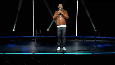 Numai la tâmpenii vă gândiți. În fine… - Mike Epps: Ready to Sell Out