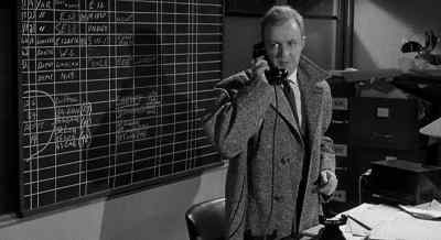 "Number please?"
- Give me the police. - The Long Haul