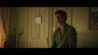 Nuria, I've never
put your lives at risk-- - The Day of the Jackal
