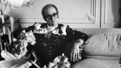 NURSE: Hi! Yeah, hi! - Elton John: Never Too Late