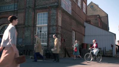 - Nurse! Nurse!
- Good morning, Linda! - Call the Midwife