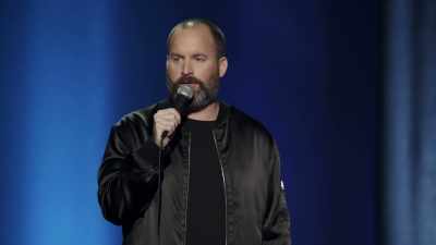 O dată am cumpărat
de la unul dintr-un tir. - Tom Segura: Disgraceful