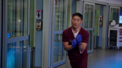 - O2 stats are dropping.
- Arms are swelling. - Chicago Med