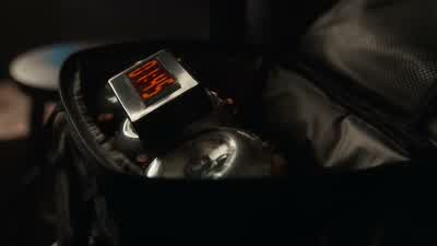 OA, there's a bomb. - FBI